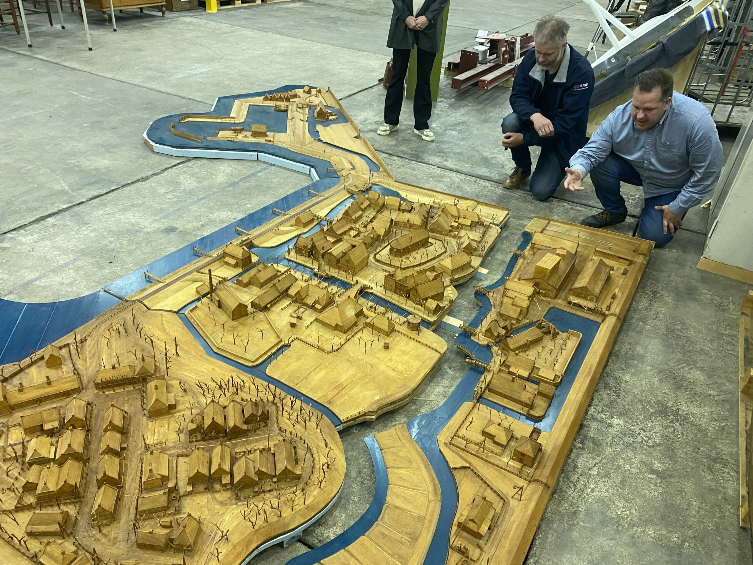 Image for Samen met de conservatoren van het Zuiderzeemuseum bekijken we de maquette van het buitenmuseum. Vanaf 2023 te zien in het Entreepaviljoen.