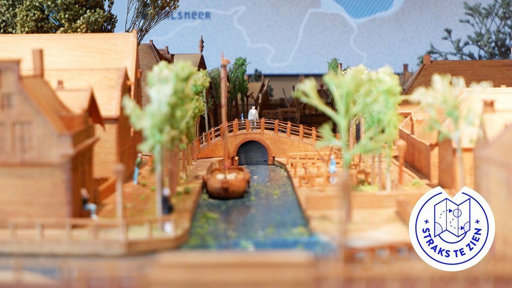 Image for De afgelopen weken hebben we de houten maquette van het Zuiderzeemuseum een prominente plaats gegeven in het Entreepaviljoen van het museum.