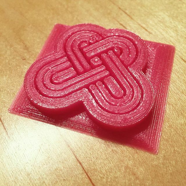 Image for We hebben een 3D printer, en dit is onze Hello, world. #3dprint #cinema4d