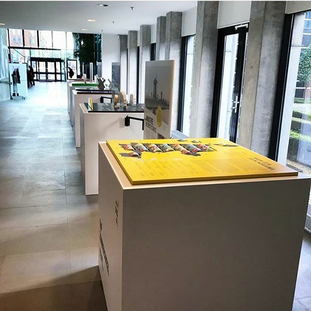 Image for #NoordHollandOpgewekt is verhuisd naar het gemeentehuis van #heerhugowaard! Leer alles over energiewinning, vroeger, nu en later. Een interactieve #tentoonstelling voor @provincienh, @atlasnh en @nharchief Bouw: @lozeeric