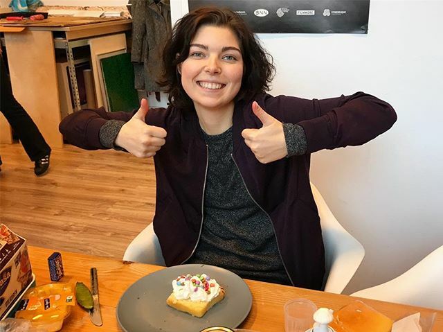 Image for Deze week is Reinwardt stagiaire Djuna bij ons begonnen én vandaag is ze jarig dus hadden we gelijk cake-met-slagroom-en-smarties-lunch!