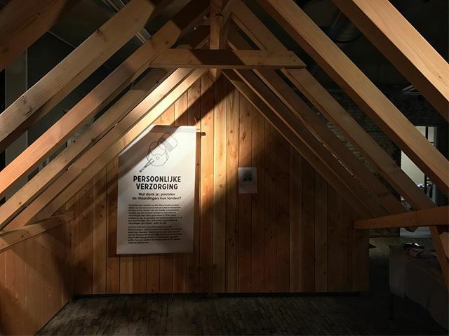 Image for In @museumvlaardingen staat dit gezellige houten huis. Natuurlijk daglicht stroomt naar binnen door de opengewerkte dakconstructie. Dit authentieke huis, bouwjaar 1018, heeft de tand des tijds perfect doorstaan. De 32 vierkante meter wordt efficiënt warm