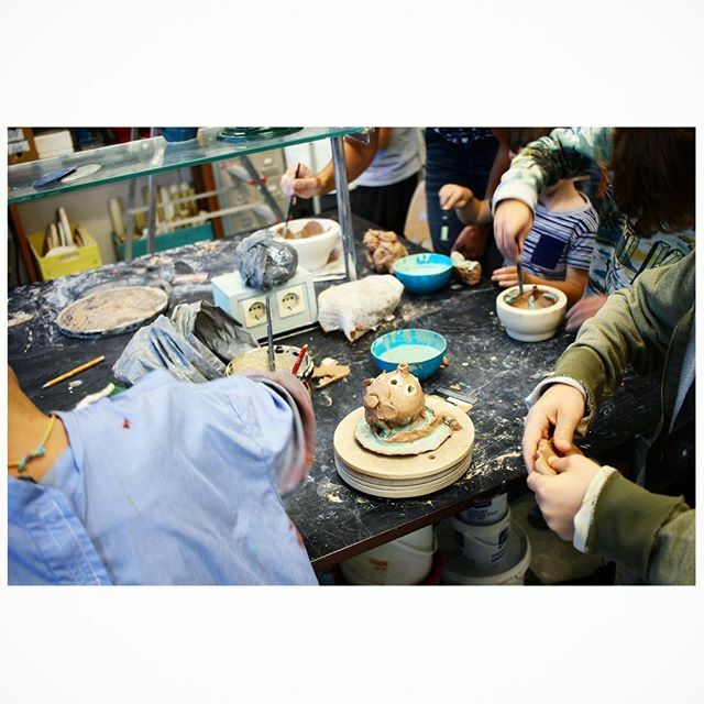 Image for 31 oktober opent tentoonstelling Haarlemse Meesters waarin werk hangt van kinderen die kunst maken geïnspireerd door een lokale artiest. @museumhaarlem #museumhaarlem #haarlemsemeesters #museum #collection #lowerschool