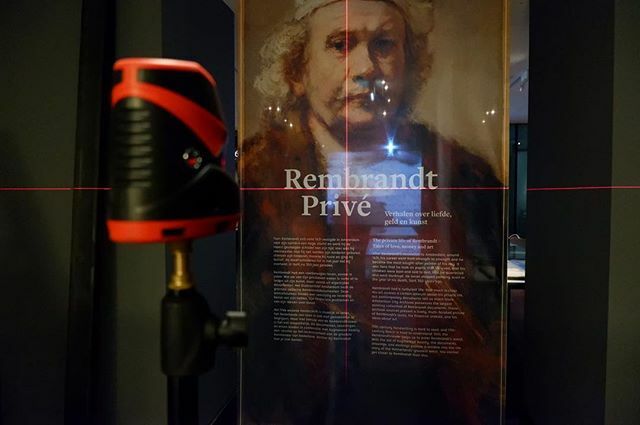 Image for Nog één week voor de opening en we zijn bezig met de technische finetuning. Beamer hier, iPad daar, je weet hoe die dingen gaan. #RembrandtPrive @stadsarchief