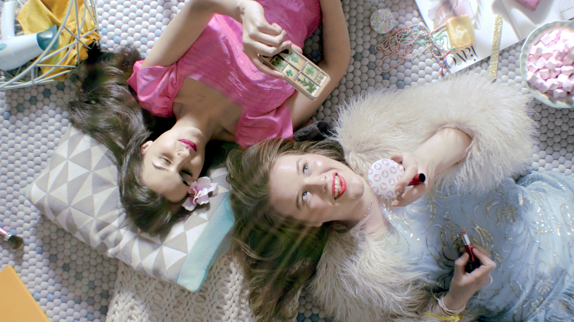 Image for Ook dit jaar verstuur je weer je Valentijnskaart gratis, met een kus.