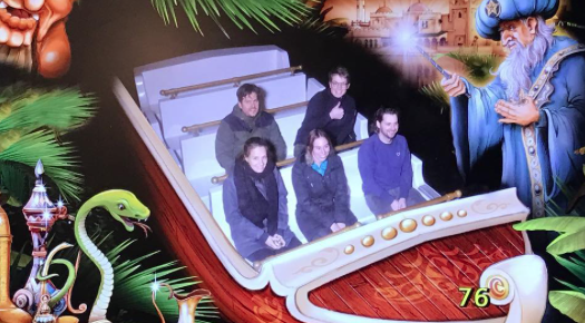 Image for Bedrijfsuitje in de Efteling. Kijk die actiefoto!