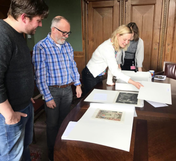 Image for We liepen door de prentencollectie van Stadsarchief Amsterdam voor tentoonstelling Kijk Amsterdam