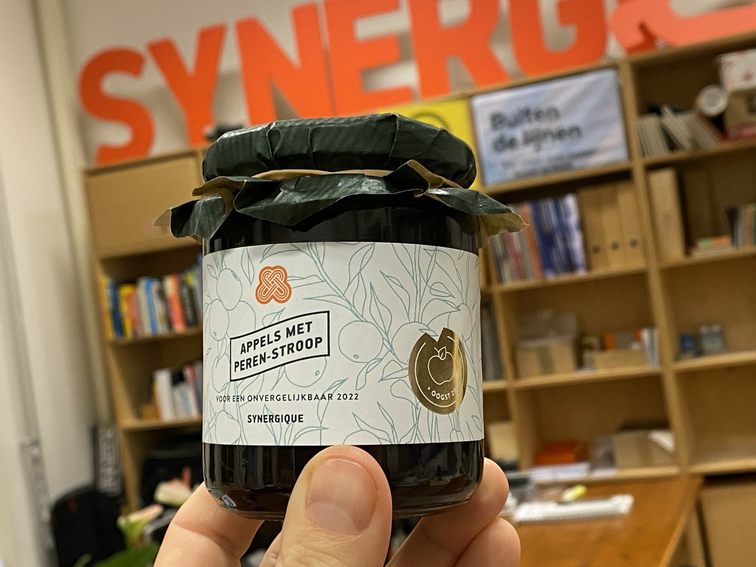 Image for Synergique presenteert: Heerlijke appel-perenstroop van onze eigen boomgaard!